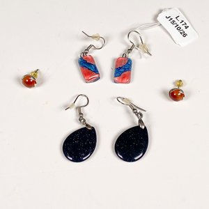 Tres Pares de Aros Colgantes con Piedras Naturales y Sintéticas - imagen 2