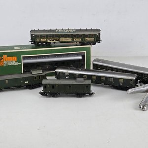 Lote de Vagones y Locomotora de Tren a Escala H0 de Colección - imagen 1