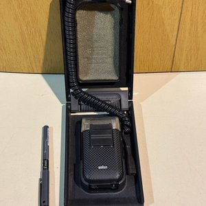 Afeitadora Eléctrica Braun Portátil con Estuche Rígido y Accesorios - imagen 2