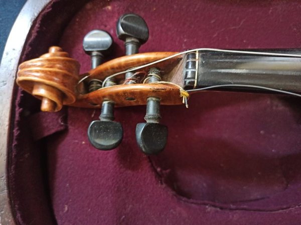 UNICA PIEZA, ANTIGUO VIOLIN DE MAS DE 110 AÑOS DE FABRICA ALEMAN - imagen 4