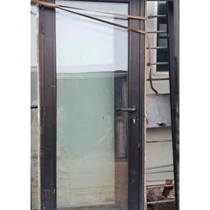 Lote siguiente: Puerta de Exterior con Marco y Vidrio