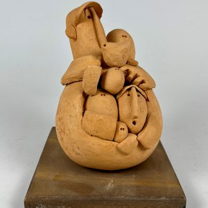 Lote anterior: Escultura "Personaje con elementos" de Juan Cavo en Cerámica - 16 cm