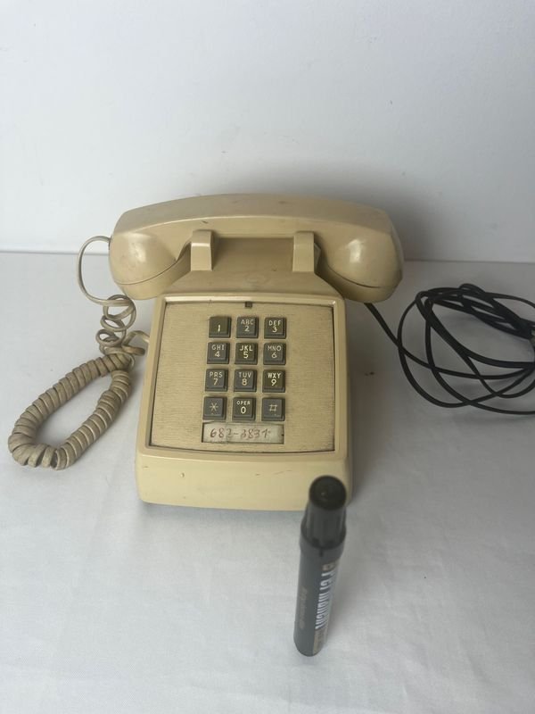 Teléfono antiguo de buena condición - imagen 2