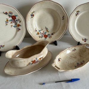 Juego de Vajilla Italiana de Loza: Platos, Salsera y Fuente con Flores - imagen 2