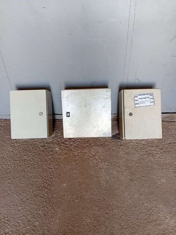 3 Tableros Eléctricos Metálicos Grandes y 1 de 40x40cm - imagen 1