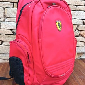 Mochila Roja Ferrari y Bolsos de Viaje Lufthansa - imagen 5