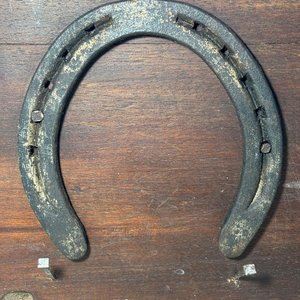 Llavero Decorativo de Herradura y Herrajes en Madera - imagen 6
