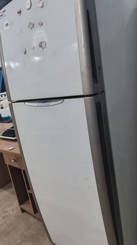 Refrigerador General Electric con congelador no funcional - imagen 3