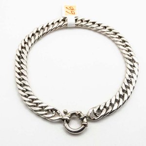 Lote siguiente: Pulsera de Plata Gruesa con Cierre Marinero