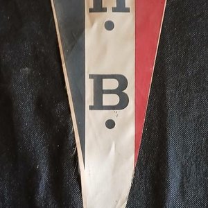 Lote siguiente: Banderín Antiguo de Huracán Buceo HB Tricolor