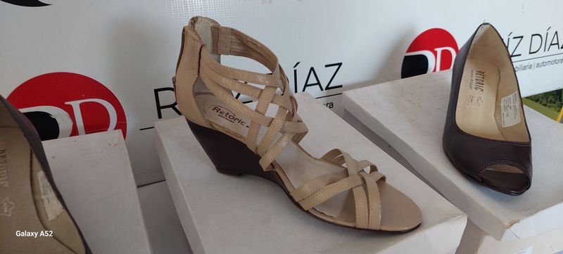 Zapatos de tacón alto en cuero - imagen 3