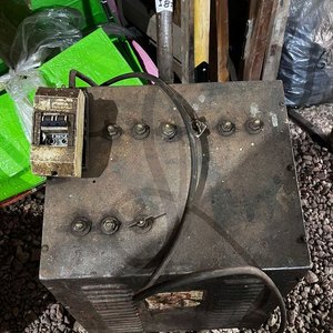 Lote siguiente: Soldadora Eléctrica Industrial Antigua