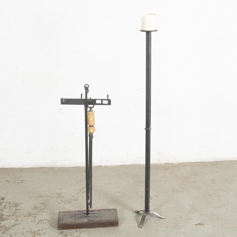 Velero de Pie y Soporte para Atizador y Pinza de Hierro