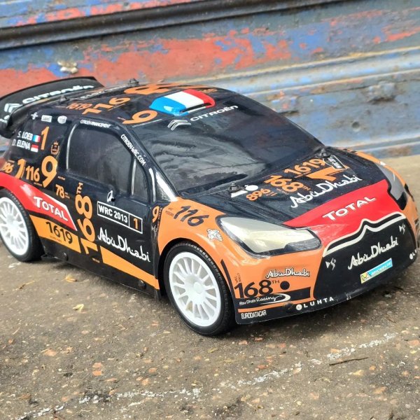 Réplica Citroën DS3 WRC "Abu Dhabi" - Loeb/Elena - imagen 1
