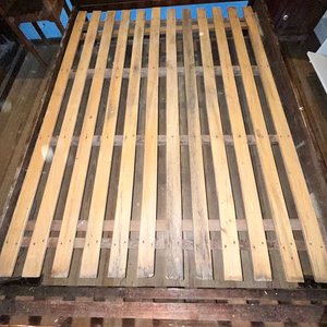 Cama Antigua de Madera Oscura para Dos Plazas - imagen 4