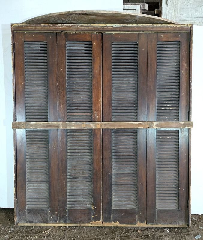 Puerta ventana de madera con dos hojas corredizas y celosías - imagen 6