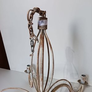 Araña de Hierro Estilo Rústico con Detalles de Cuerda - imagen 3