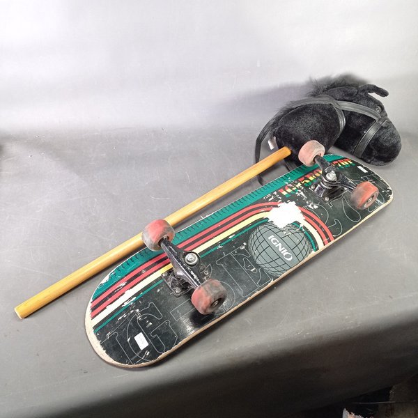 Skate Ignio y Caballo de Juguete en Madera - imagen 1