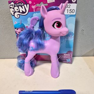 Figura My Little Pony Izzy Moonbow para Peinar - imagen 1