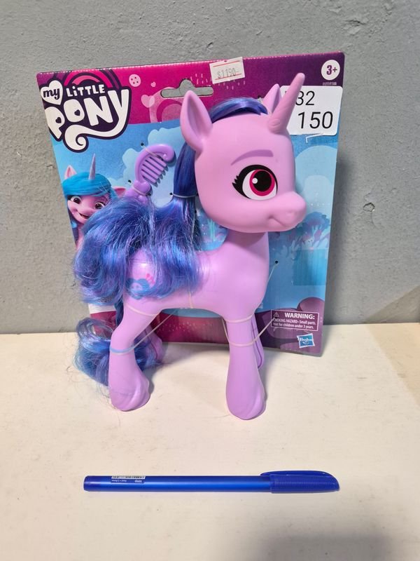 Figura My Little Pony Izzy Moonbow para Peinar