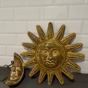 Lote siguiente: Sol y Luna Decorativos de Yeso