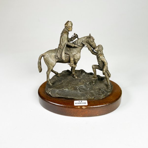 Bronce firmado, estatua de un hombre a caballo, medidas 18 x 19 cm. - imagen 1