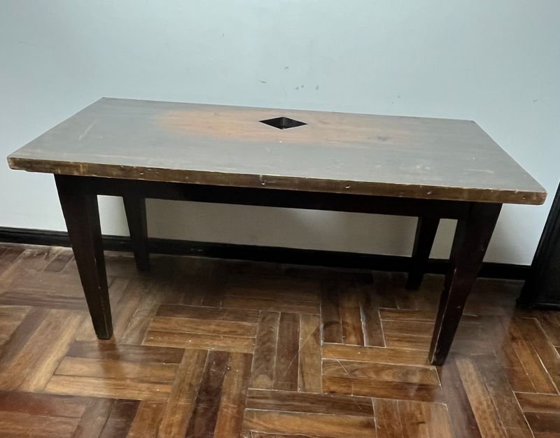 Mesa ratona de madera con diseño antiguo - imagen 3