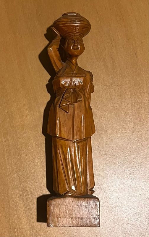 Esculturas Asiáticas de Madera Tallada a Mano: Hombre, Mujer y Niño