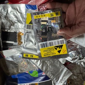 Lote de Repuestos para Tablets y Celulares, Más de 200 Unidades - imagen 4