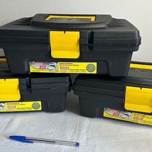 Set de 3 Cajas de Herramientas Plásticas Negras con Cierres Amarillos - imagen 2
