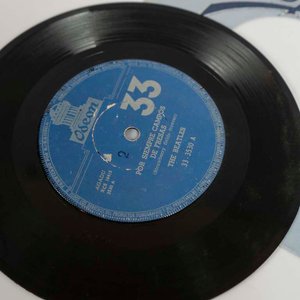 Disco de Vinilo Single "Por Siempre Campos de Fresas" - The Beatles - Primera Edición Uruguay - imagen 2