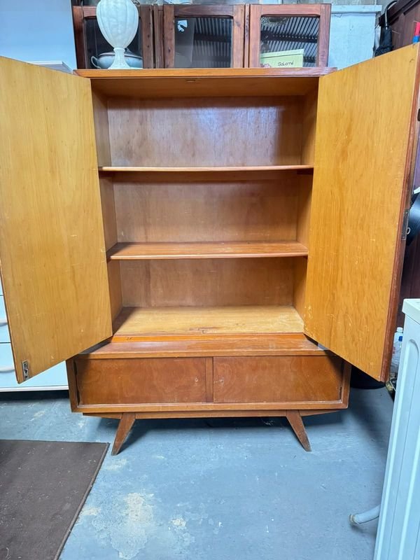 Lote anterior: Mueble americano de 4 puertas en buen estado