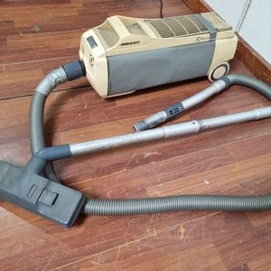 Aspiradora Electrolux Mondial 1500 Beige y Gris - Requiere Ajuste de Manguera - imagen 4