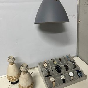 Lote de 12 Relojes, 2 Veladores y Lámpara Colgante Gris - imagen 6
