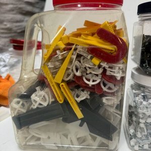 Lote de Bollones, Clavos, Uniones y Materiales de Ferretería Varios - imagen 3