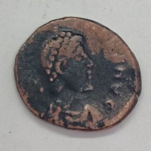 Moneda Romana Follis del Bajo Imperio, Bronce - imagen 2