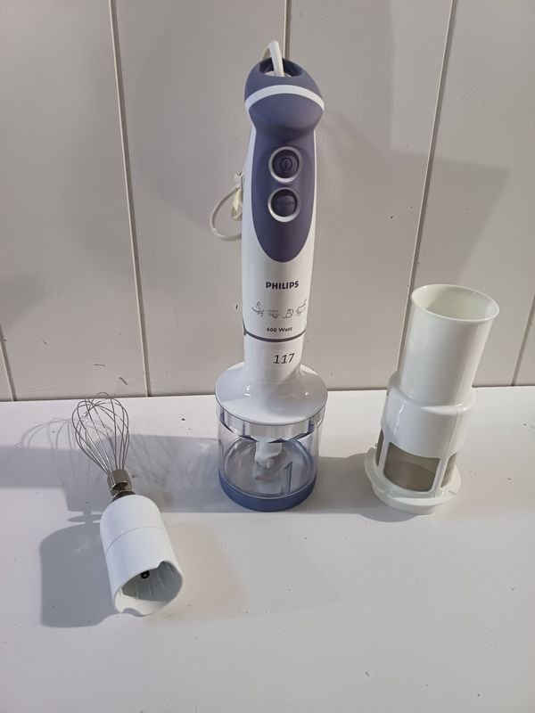 Batidora de Mano Philips 600W con Accesorios