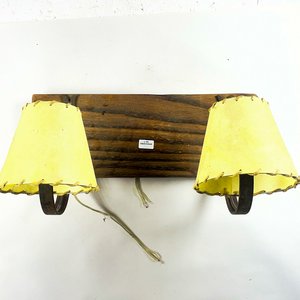Aplique de Pared Doble en Madera y Hierro con Pantallas Amarillas - imagen 2