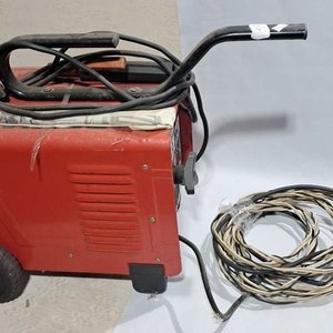 Soldadora Eléctrica Nordika 2160 Roja con Ruedas - imagen 3