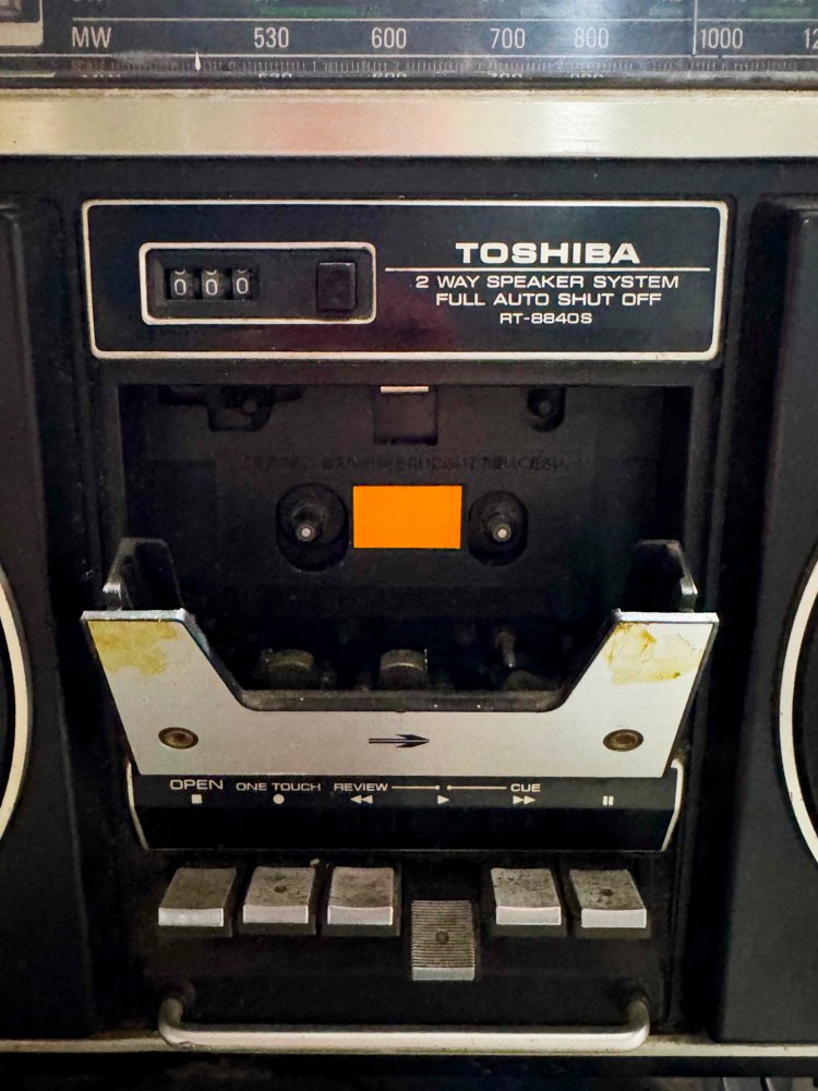 Venta de Bandeja Tocadiscos y Radio Grabador en Mal Estado - imagen 3