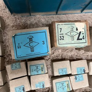 Lote de 51 Cajas de Tornillos de Industria Uruguaya - imagen 7