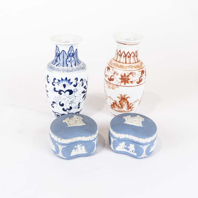 Lote anterior: 2 Floreritos de porcelana oriental y 2 alhajeros porcelana  wedgwood inglesa  - Medidas: 16 y 8cm 