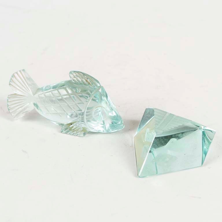Lote anterior: Pisapapeles de cristal con forma de pez y pirámide