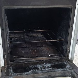 Cocina a Gas Blanca UFESA 4 Hornallas con Válvula - imagen 2