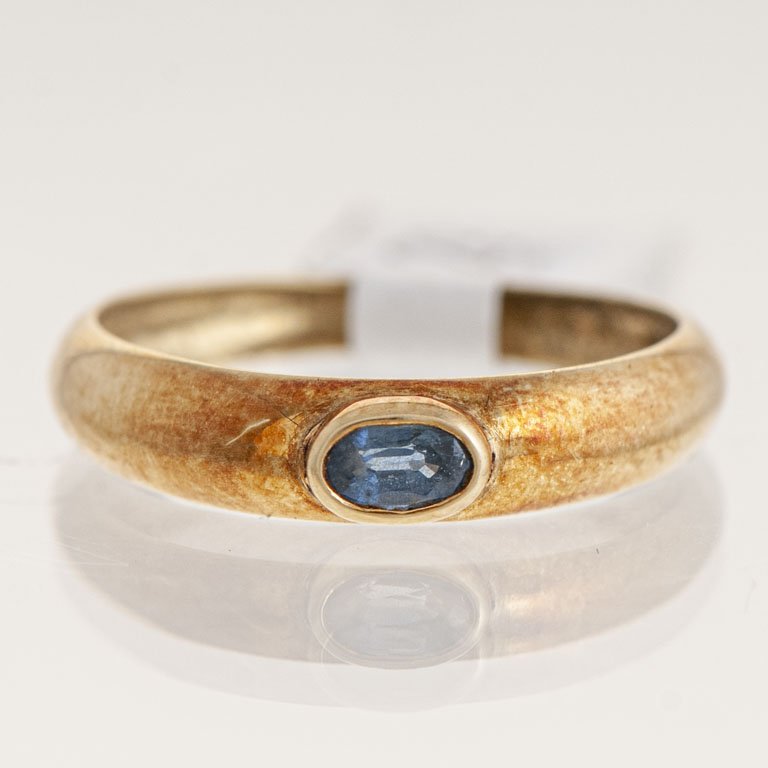 Lote anterior: Anillo de oro con zafiro
