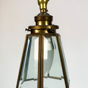 Lámpara de Bronce con Pie Regulable y Pantalla Hexagonal de Vidrio Biselado - imagen 2