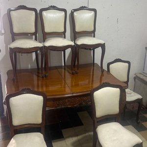 Lote siguiente: Juego de Comedor Francés Estilo Luis XV