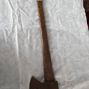 Hacha de Rajar Antigua con Mango de Madera - imagen 2