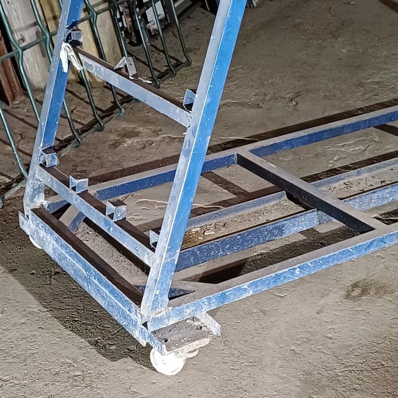 Carro con escalerillas y ruedas en venta - imagen 2