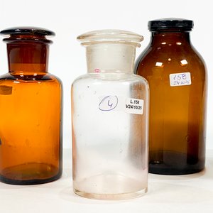 Lote de 4 frascos de vidrio ámbar y hialino para farmacia - imagen 2